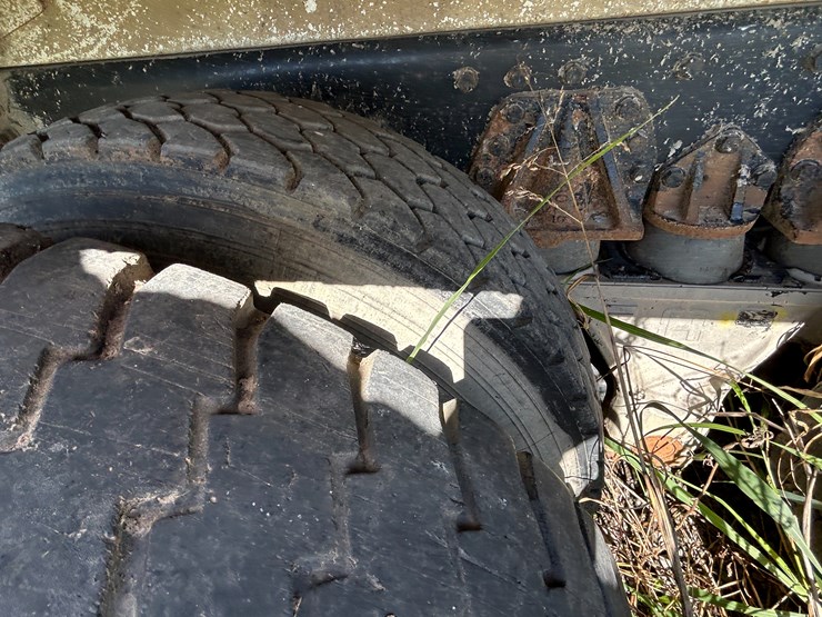 #22560-•-inop-2004-auto-car-t/a-daycab-garbage-truck-5vcdc6ce54h200305-image-7