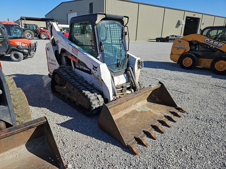 2013-bobcat-t590-image-24
