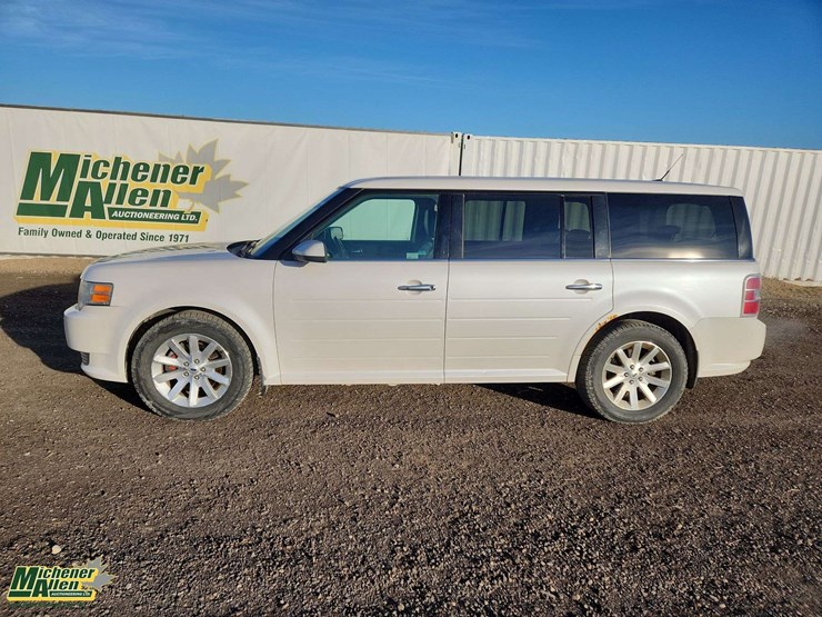 2010-ford-flex-image-24