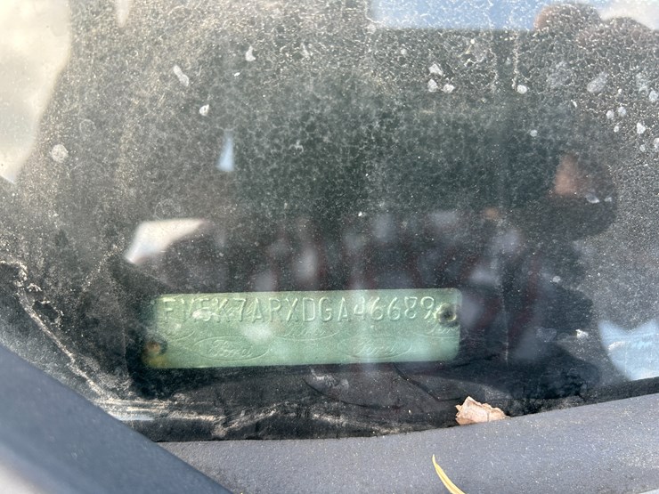 2013-ford-explorer-image-56