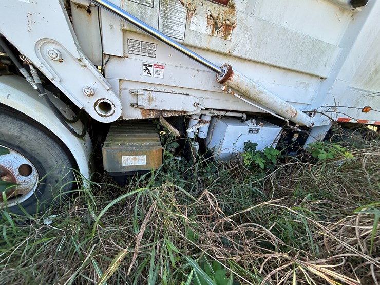 #22560-•-inop-2004-auto-car-t/a-daycab-garbage-truck-5vcdc6ce54h200305-image-14