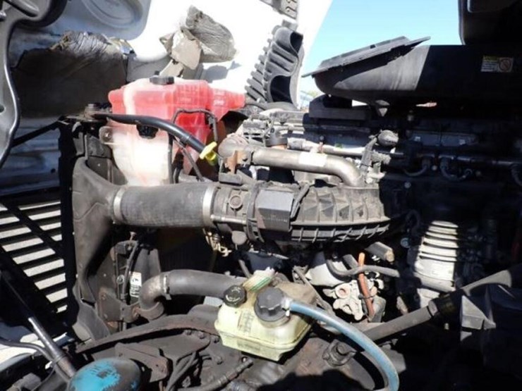 2016-freightliner-cascadia-t/a-hiway-tractor---day-image-25