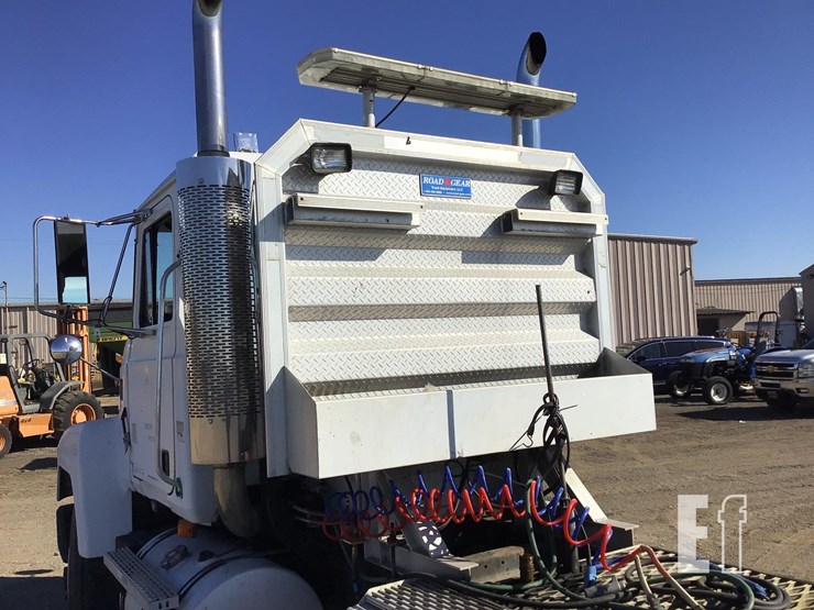 1996-mack-ch613-image-10