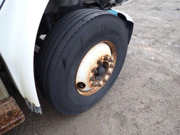 inoperable-2010-freightliner-m2106-business-class-image-32