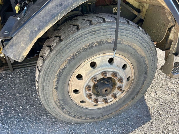 2019-peterbilt-520-image-27