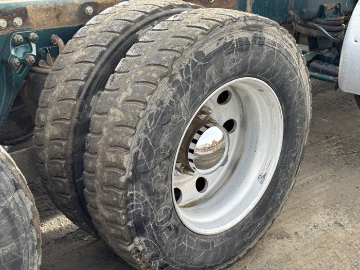 2018-kenworth-w900-image-14