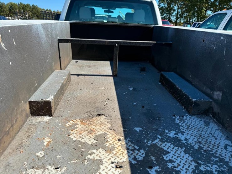 2017-ford-f350-xl-image-24