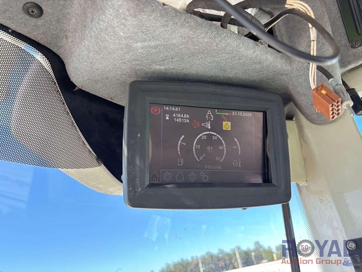 2015-liebherr-l542-image-27