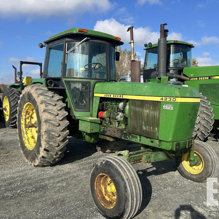 JOHN DEERE 4230