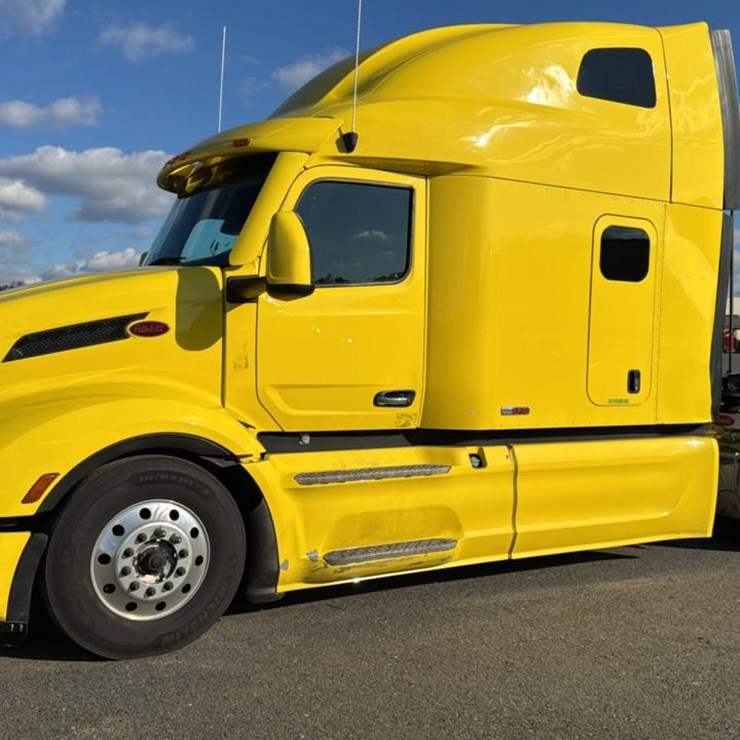 2023 PETERBILT 579