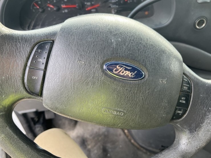 2008-ford-e250-sd-image-28