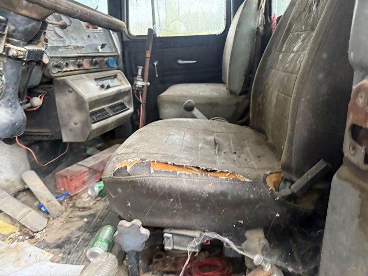 #22576-•-inop-1987-mack-r600k-t/a-single-cab-truck-tractor-vin:-1m3n231k8ht004087-image-30