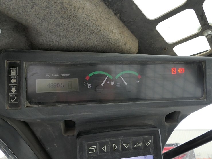 2018-deere-331g-image-31