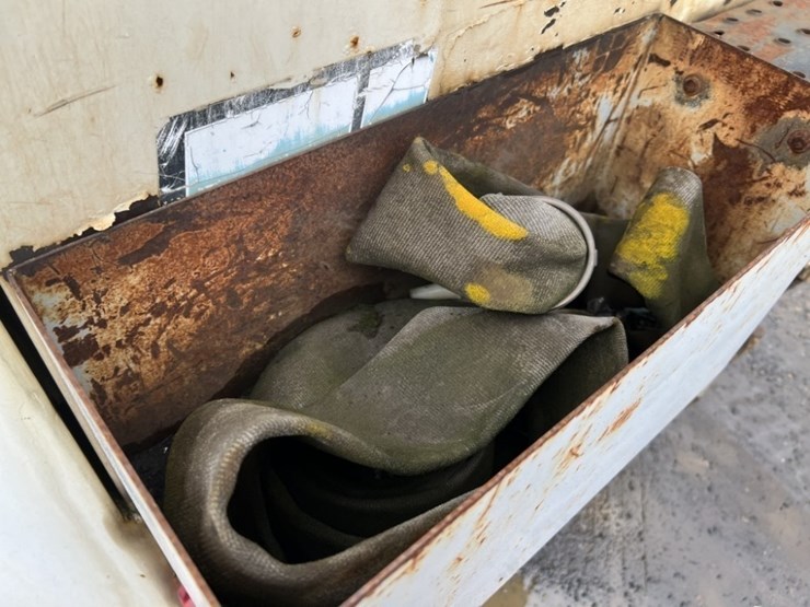 1997-ford-cf8000-image-15