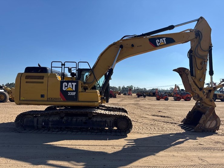 2019-caterpillar-330-image-5