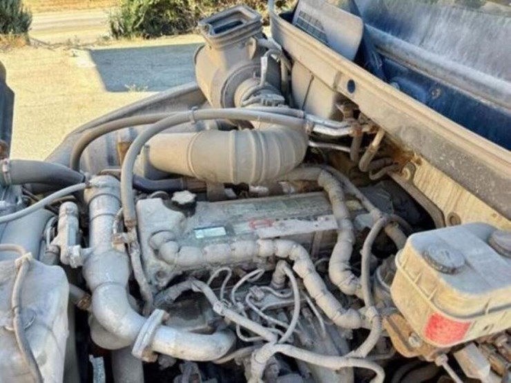 2010-hino-258-image-49