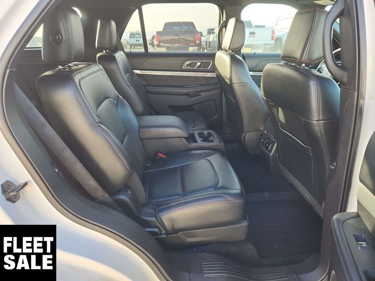 2018-ford-explorer-image-30