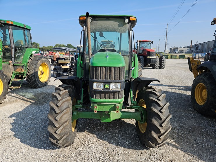 2010-john-deere-6115d-image-2