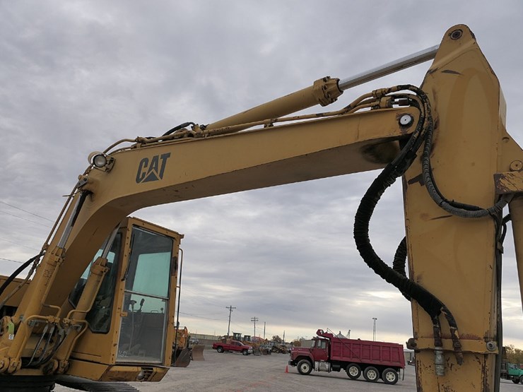 caterpillar-215d-image-8