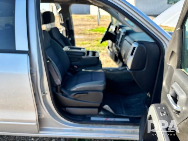 2015-chevrolet-silverado-image-58