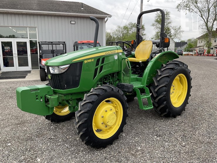 2021-john-deere-5055e-image-1