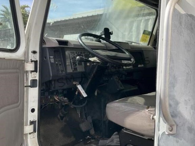 international-4700-image-27