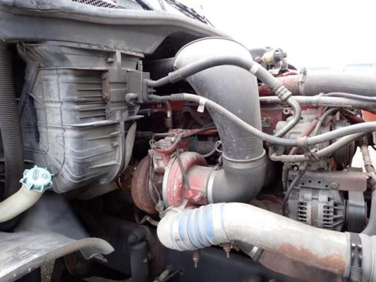 2010-freightliner-cascadia-t/a-hiway-tractor---day-image-30