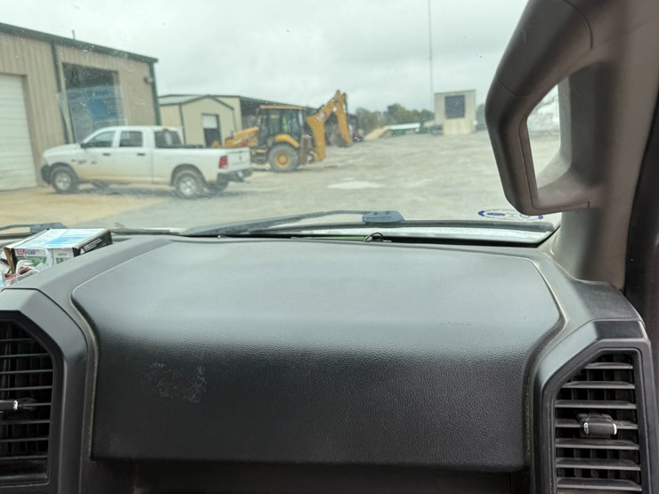 2017-ford-f150-image-37