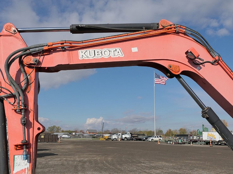2017-kubota-kx080-image-10