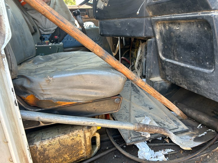 #22532-•-1996-freightliner-t/a-daycab-dump-truck-vin:1fuydzyb8tp876191-image-30