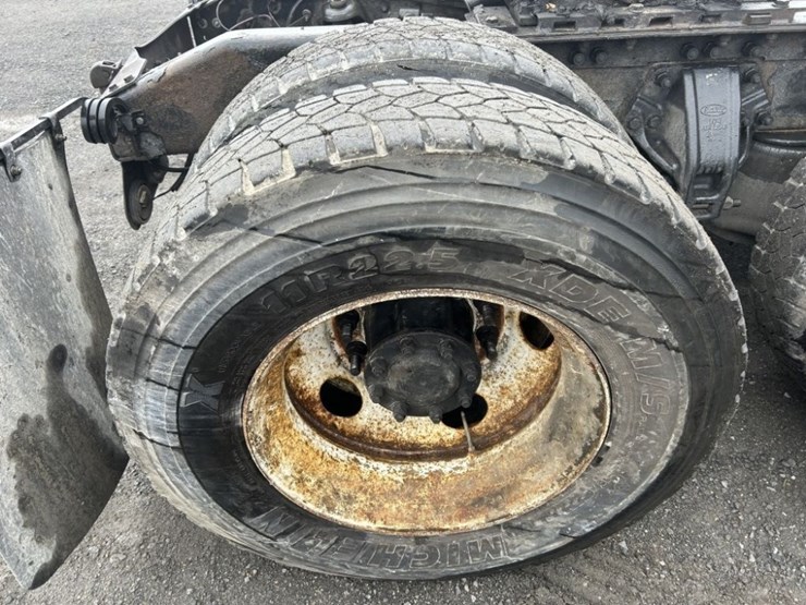 2007-peterbilt-387-image-31