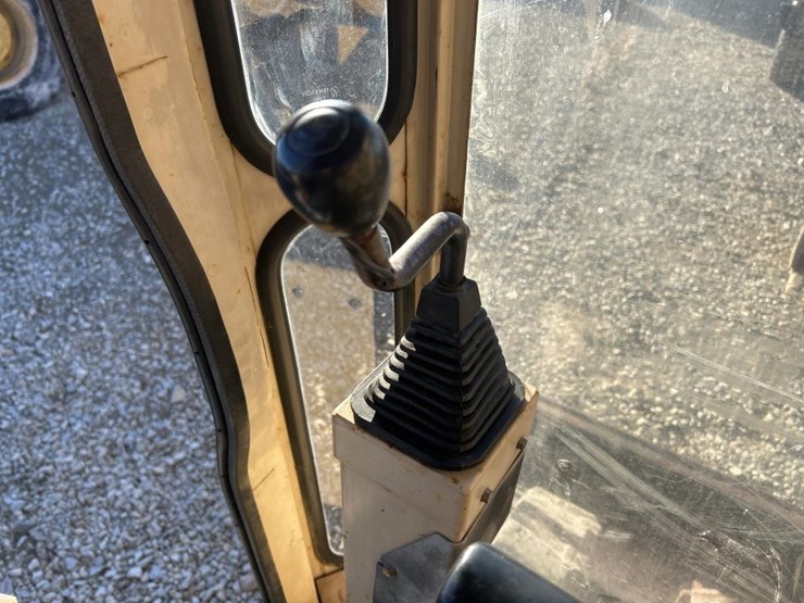 caterpillar-307-image-64