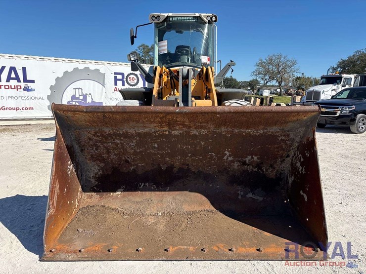 2015-liebherr-l542-image-32