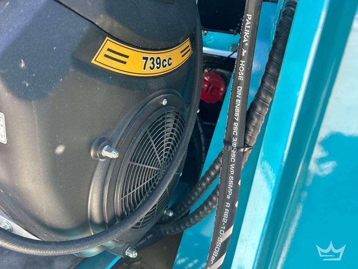 2025-newrick-jc25-mini-wheel-loader-skid-steer-image-8