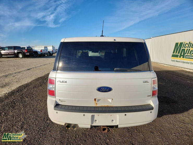 2010-ford-flex-image-25