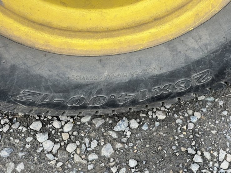 2019-john-deere-gator-image-19