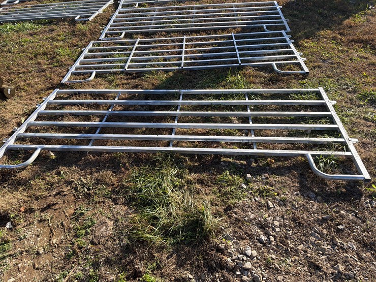 #63-•-12-ft-galvanized-heavy-duty-panel-image-1