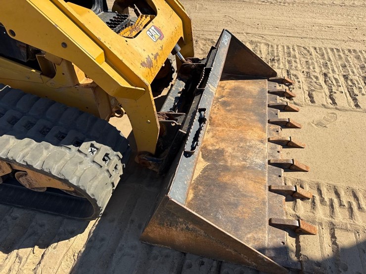 2021-caterpillar-289d3-image-19