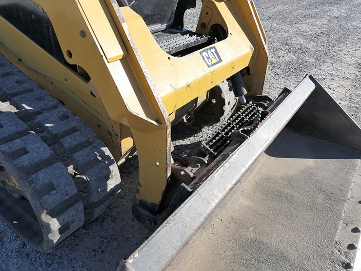 2016-caterpillar-259d-image-21