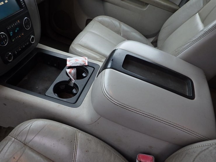 2011-gmc-2500hd-image-26