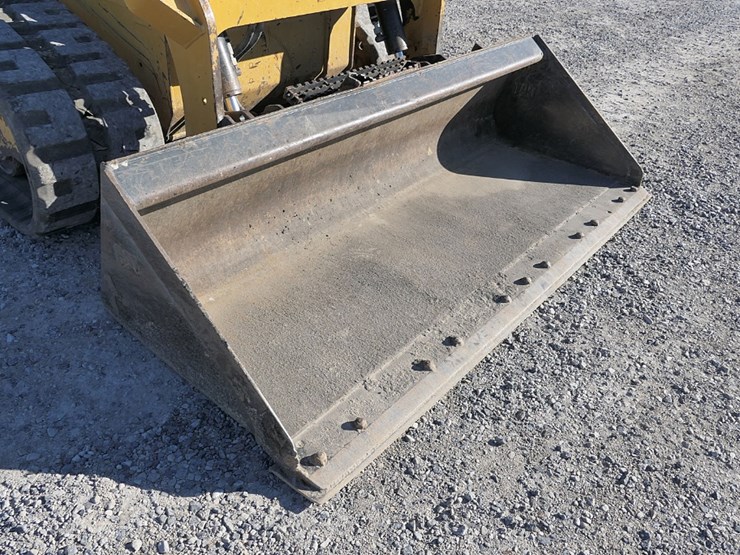 2016-caterpillar-259d-image-22