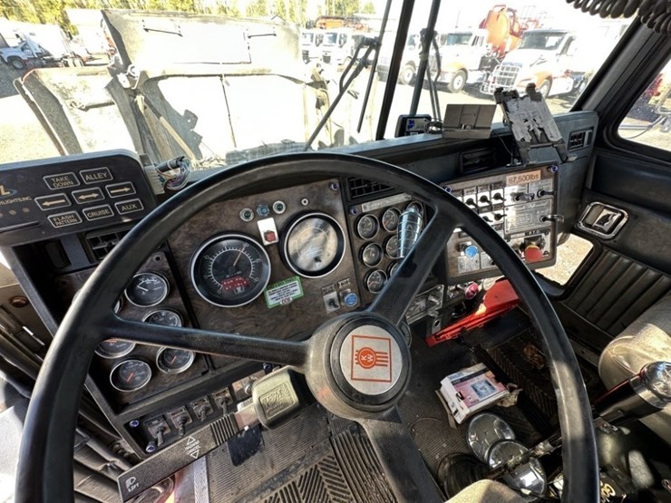 1995-kenworth-t800-image-16