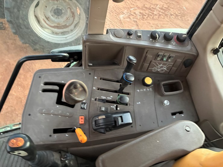 2013-john-deere-7130-image-16