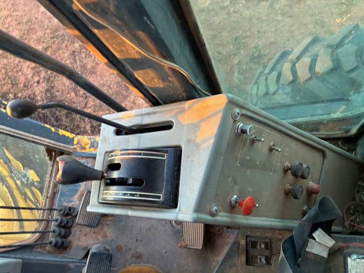komatsu-gd650a-image-12