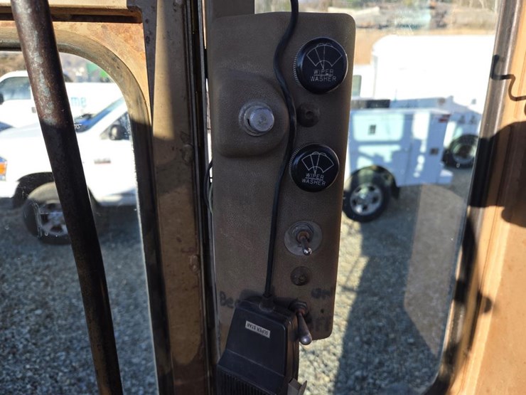 caterpillar-140-image-55