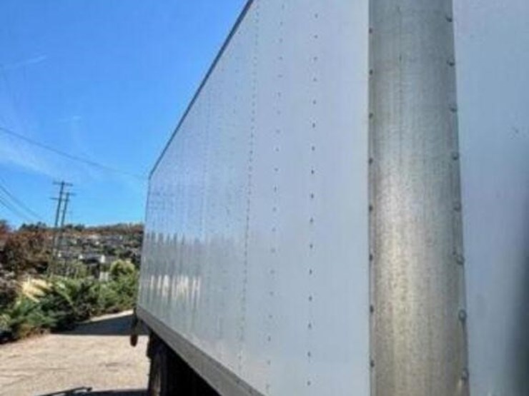 2013-ford-f750-xl-image-36