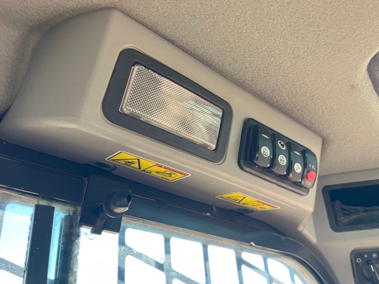 2018-caterpillar-259d-image-28