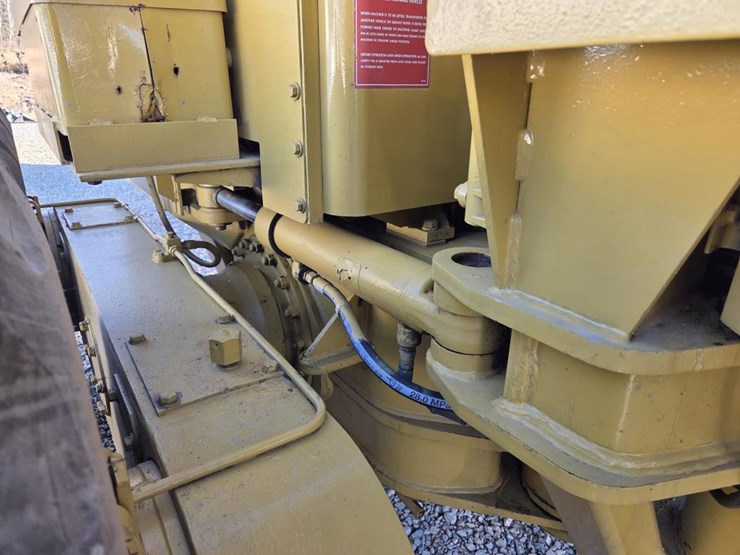 caterpillar-140-image-30