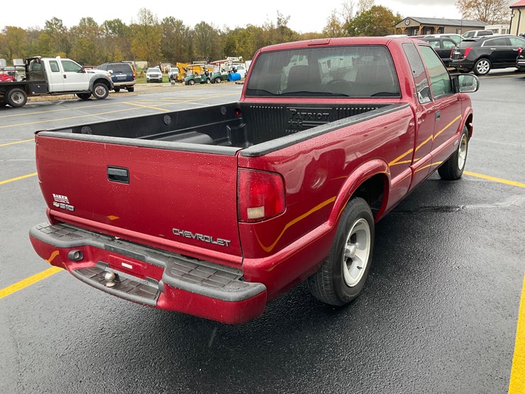 2002-chevrolet-s10-image-9