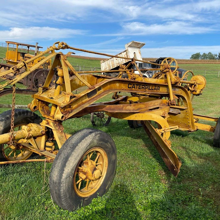 Caterpillar 44 Tow Grader